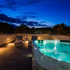 https://villa-can-nieves.balearic-islands.net